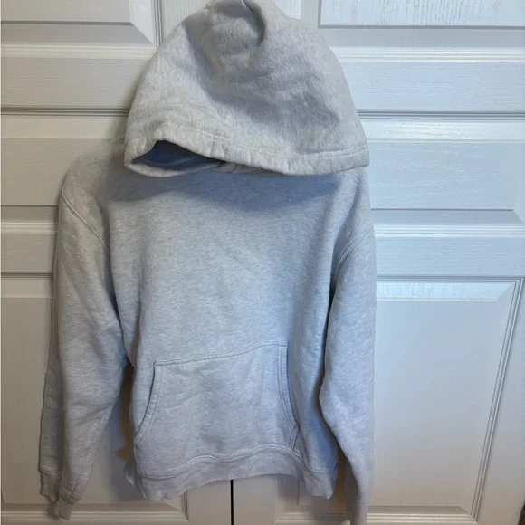 Aritzia Gray Women's Sweater - Picture 3 of 3